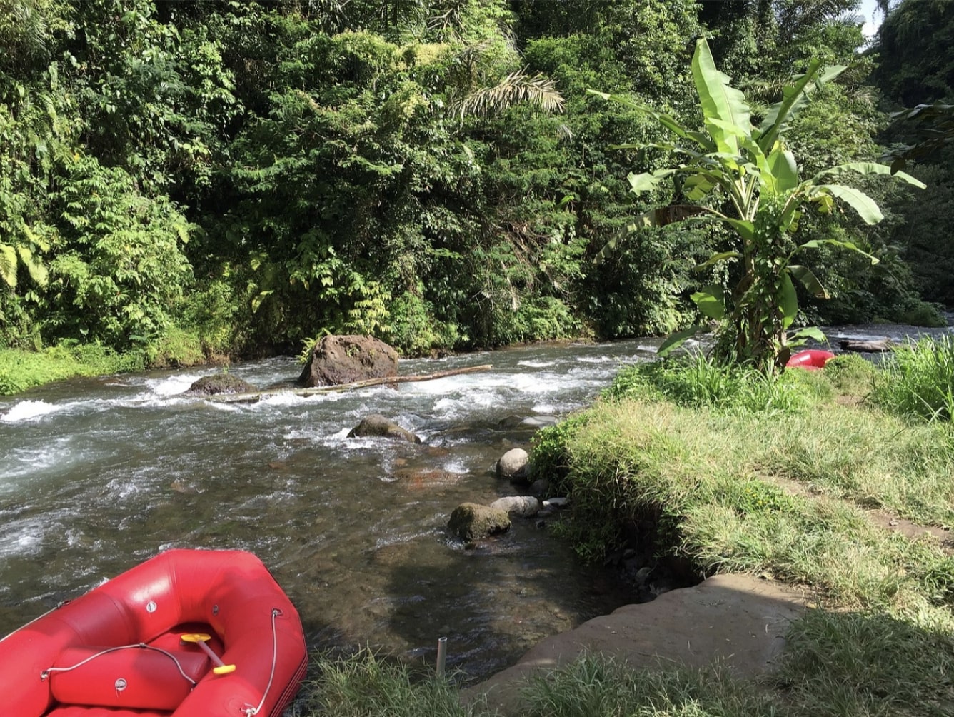 River Rafting auf dem Ayung oder Telaga Waja Fluss, Indonesien