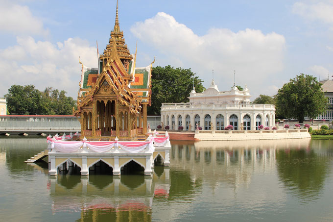 Ayutthaya Grand Pearl 
(Bus - Boot), Thailand