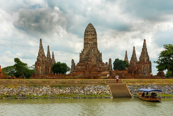 Ayutthaya mit der Bahn, 
Tuk Tuk und Kreuzfahrt, Thailand