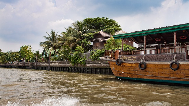 Dinner Flusskreuzfahrt
auf der „Manhora“
, Thailand