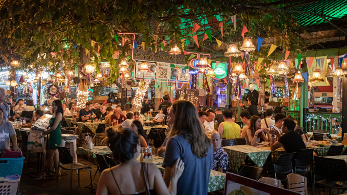 Dinner mit Bangkok City Old Town Night Tour mit der Bahn, Thailand