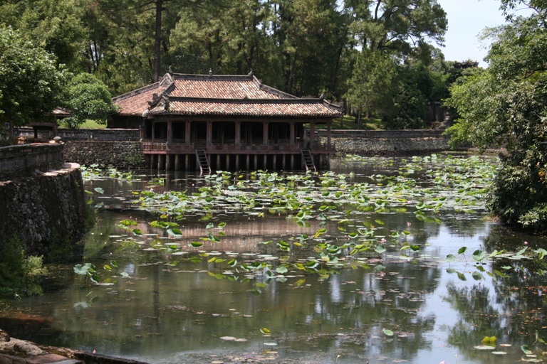Mausoleen der Kaiser Tu Duc & Khai Dinh mit Dorfbesuch, Vietnam