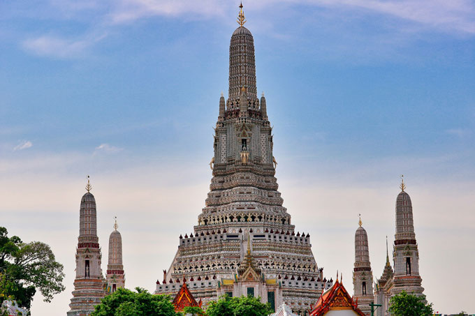 Thonburi Klongs & Wat Arun und Royal Kahn Museum, Thailand