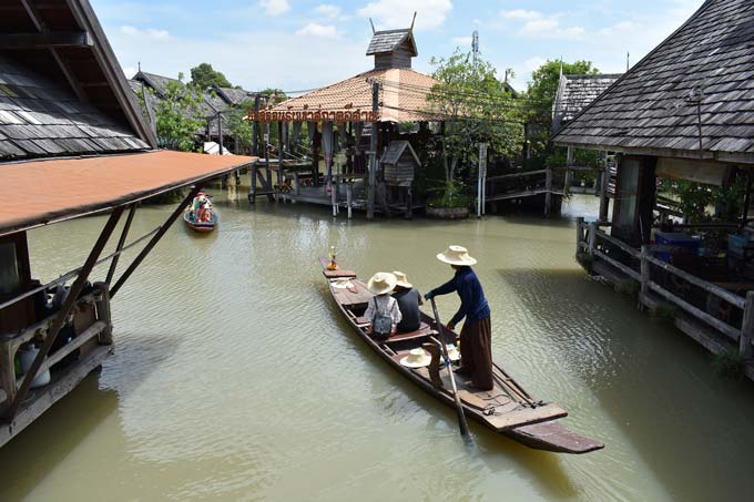 Vier Regionen 
schwimmender Markt, Thailand