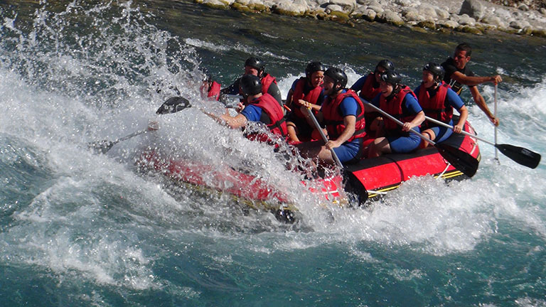 Wildwasserraffting in Tarlac, Philippinen